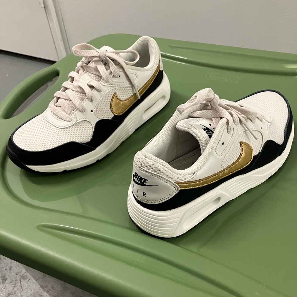 Nike sneakers only worn a couple times. In like new condition